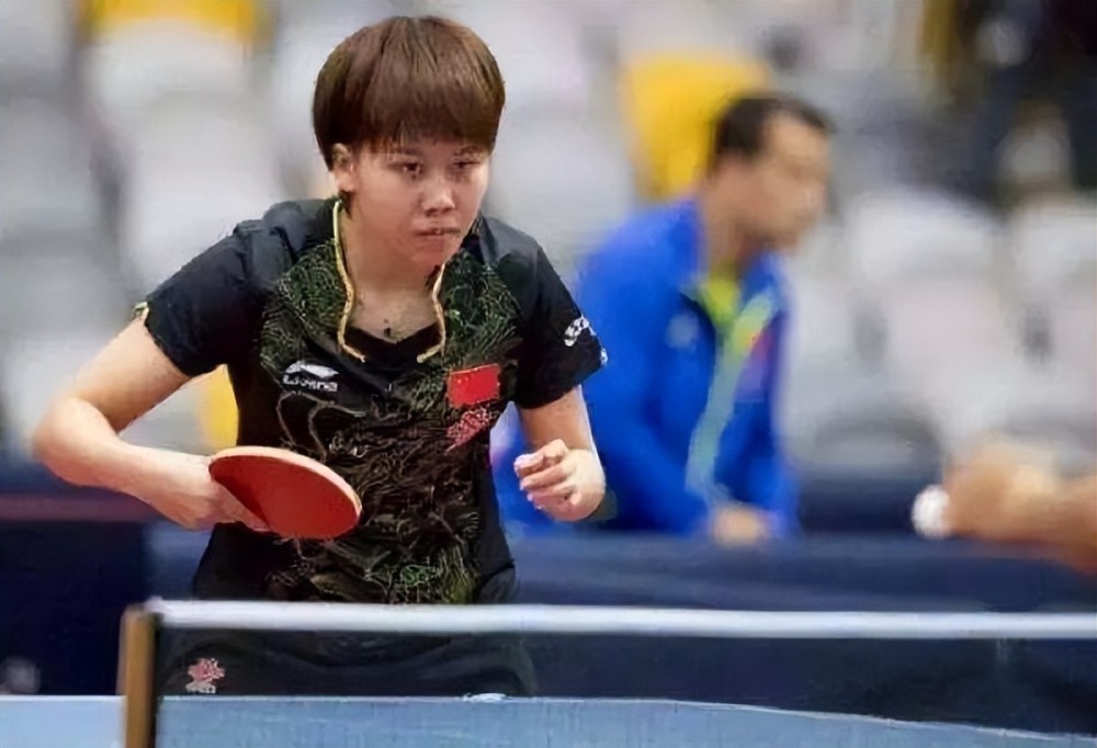 随着壁球运 随着壁球运