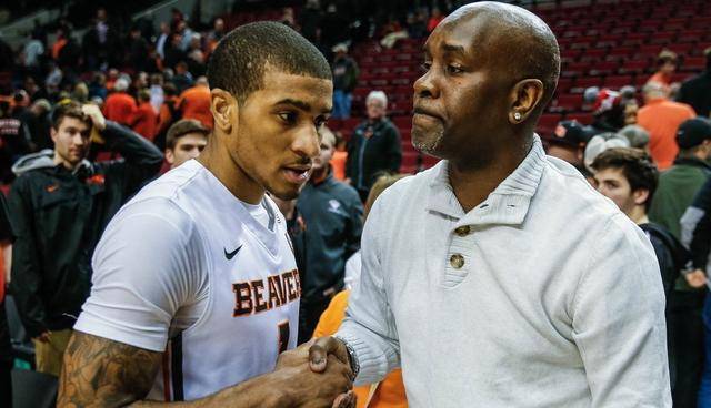 于任何球员 于任何球员